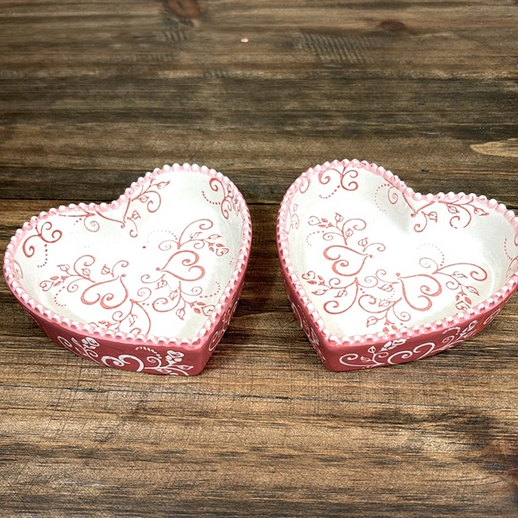 Temp-tations Set of 2, 4 Ounce Dishes. Floral Lace Design. Red/White. 4.5"x5" - Picture 2 of 9